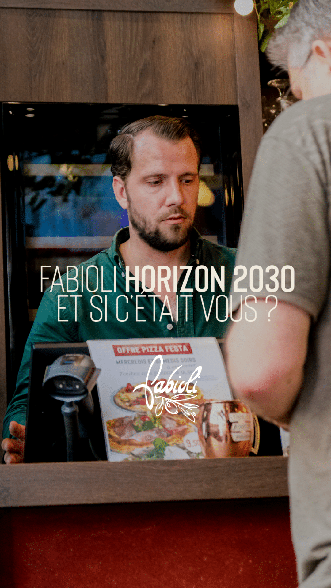 Responsable au comptoir d'un restaurant Fabioli, campagne Fabioli Horizon 2030
